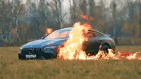 Cek Fakta: Ini Bukan Video Pemuda Bakar Mobil Buatan Prancis, Simak Buktinya
