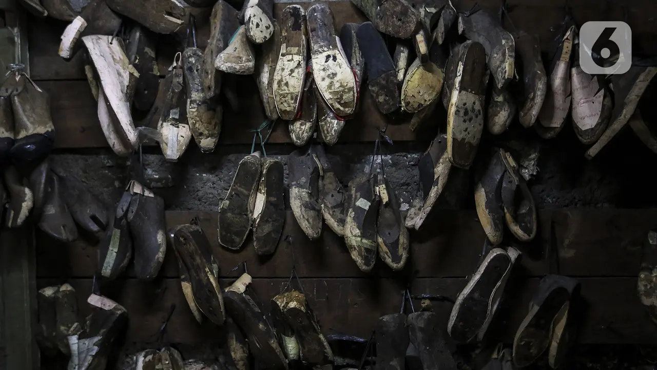 FOTO: Perjuangan Industri Sepatu Rumahan di Tengah Pandemi COVID-19