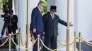 Keduanya pemimpin negara tersebut melakukan pertemuan bilateral di Istana Kepresidenan Bogor. (YASUYOSHI CHIBA/AFP)
