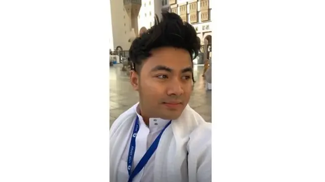 Guntur mengungkapkan bahwa ini adalah ibadah umrah pertama kalinya.