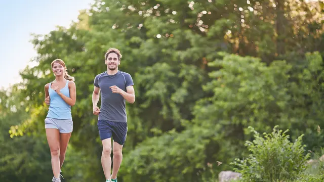 Olahraga lari dapat membuat wajah tampak awet muda