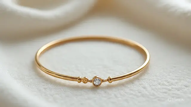 Model Gelang Emas Aksen Permata Simpel untuk Muslimah