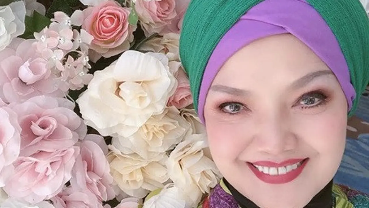 Potret Ratih Sanggarwati, pragawati era-90an yang tetap memesona di usia 57 tahun.