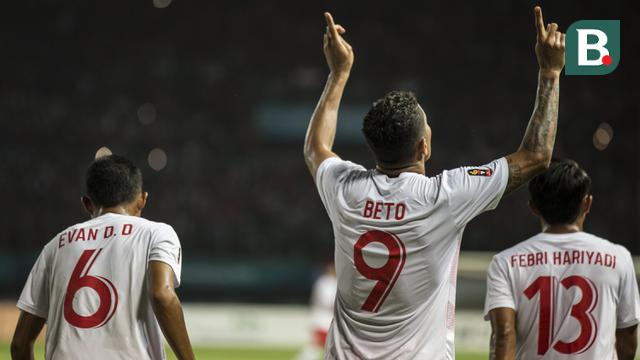 Sepak Bola : Indonesia Vs Laos