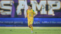Pemain Persebaya Surabaya,Francisco Rivera&nbsp;pada pekan kedua BRI Super League 2025/2026 di Indomilk Arena, Sabtu (16/8/2025). (Bola.com/ Abdul Aziz)