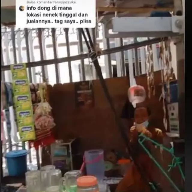 Cerita Miris Nenek Penjual Minuman di Surabaya Tinggal di dalam Lemari