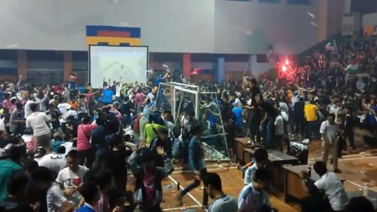 Fans Juventus bentrok