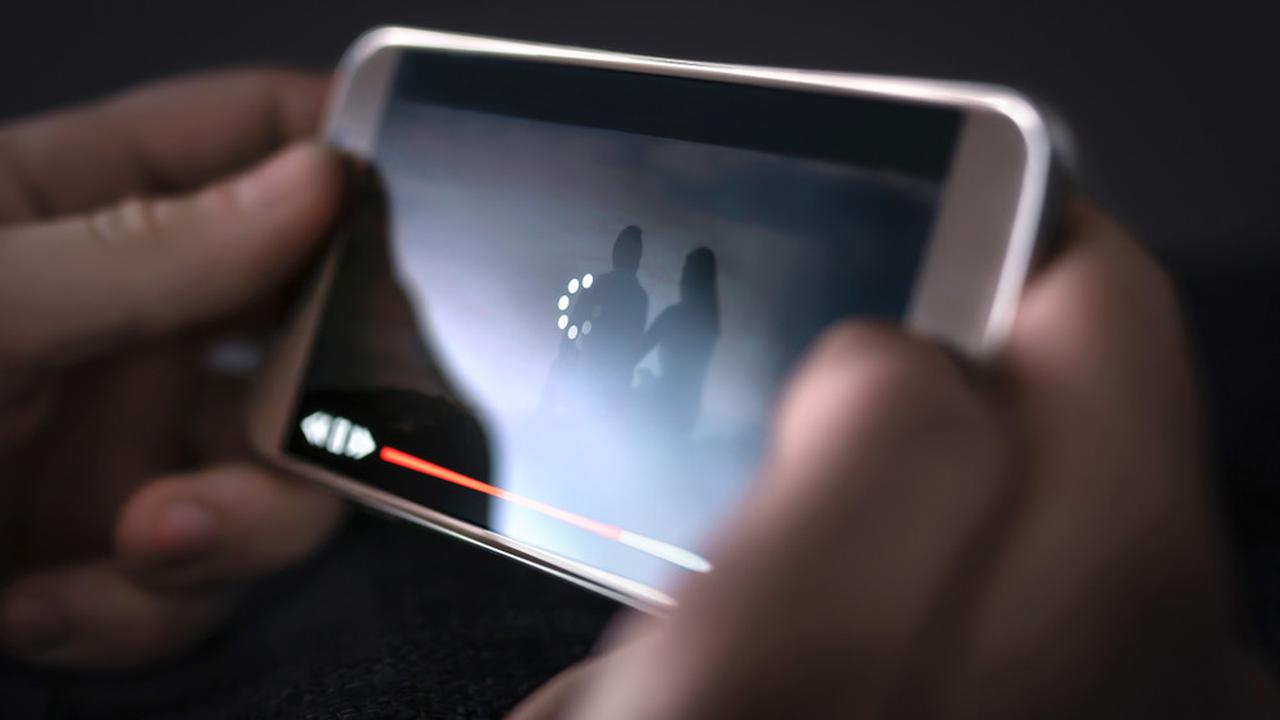 Ini dia tips streaming film lancar tanpa buffering.