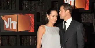 Hubungan rumah tangga Angelina Jolie dan Brad Pitt memang kini sudah tak romantis seromantis dulu lagi. Hal ini terjadi sejak gugatan cerai yang diajukan Jolie pada September 2016 lalu. (AFP/Frazer Harrison)