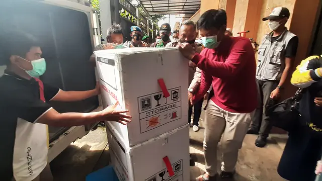 Vaksin Covid-19 Sinovac Tiba di UPT Instalasi Farmasi Kota Tangerang