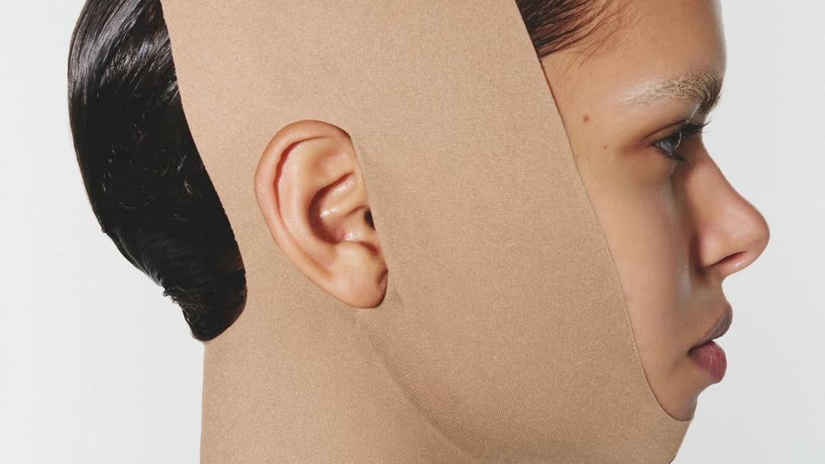 Kontroversi Kim Kardashian Rilis Face Wrap untuk Membentuk Rahang Wajah, Auto Disorot Para Pakar
