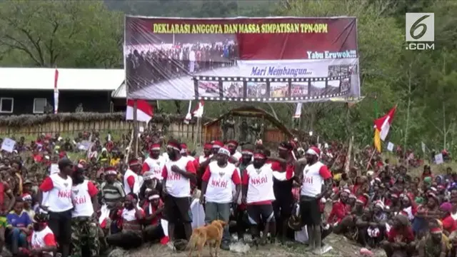 Para simpatisan ucapkan ikrar setia diucapkan di Tingginambut, Kabupaten Puncak Jaya, Papua.