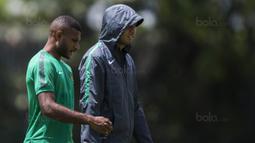 Striker Timnas Indonesia, Marinus Wanewar, latihan terpisah di Padang Kelab Aman, Kuala Lumpur, Rabu (16/8/2017). Indonesia akan menghadapi Filipina pada laga kedua Grup B SEA Games 2017. (Bola.com/Vitalis Yogi Trisna)