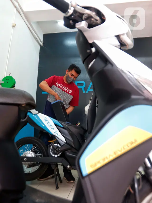 Pemerintah Sebar Subsidi Konversi Motor Listrik Sebesar Rp 7 Juta