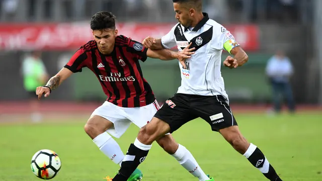 FOTO: AC Milan Awali Pramusim dengan Kemenangan Telak