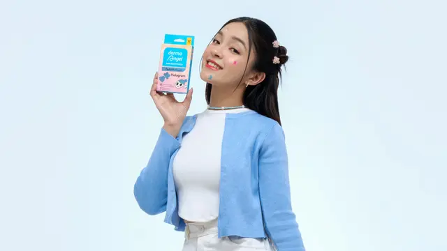 Solusi Tampil Percaya Diri ala Eca Aura dengan Acne Patch Hologram, "Kesayangan" Baru untuk Atasi Jerawat! (Foto dok : Derma Angel/Artemis Indonesia).