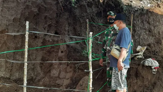Temuan bom tua di Sadabumi, Majenang, Cilacap, Jawa Tengah. (Foto: Dok. Bercahayanews.com)