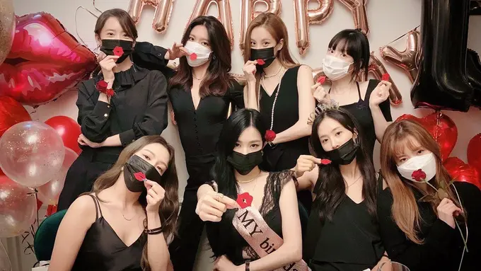 SNSD (Instagram/ hyoyeon_x_x)
