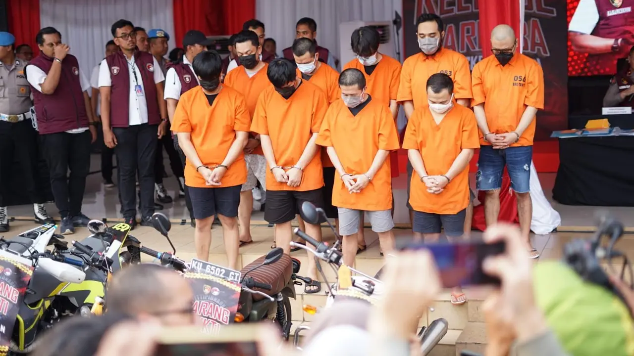 Bareskrim Polri menyita aset dari Andi alias Hendra Sabarudin (32), terpidana kasus narkoba senilai Rp 221 miliar.