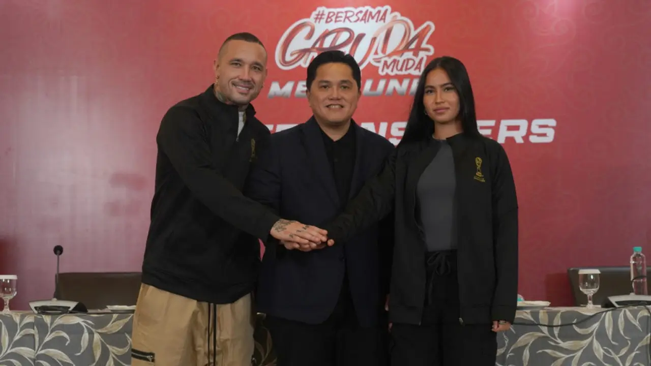 Radja Nainggolan dan Sabreena Dressler ditunjuk sebagai Duta Promosi pada gelaran Piala Dunia U-17. (Foto: pssi.org)
