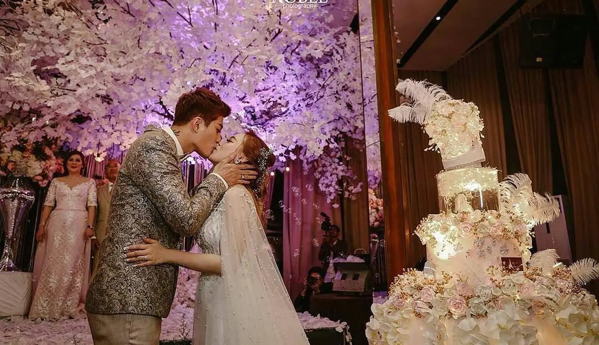 Foto Maternity Lee Jeong Hoon dan Monique Octaviani