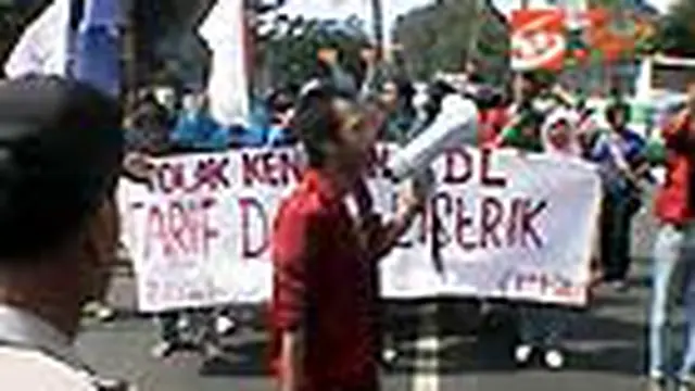 Tegang, Demo Anti Kenaikan TDL
