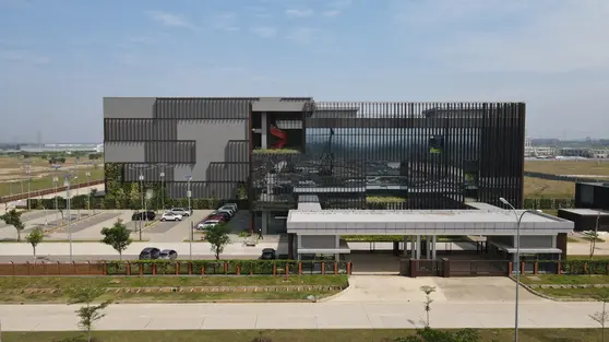Sinergi Danantara, NeutraDC Gandeng PLN Siapkan Ekspansi Hyperscale Data Center di Cikarang