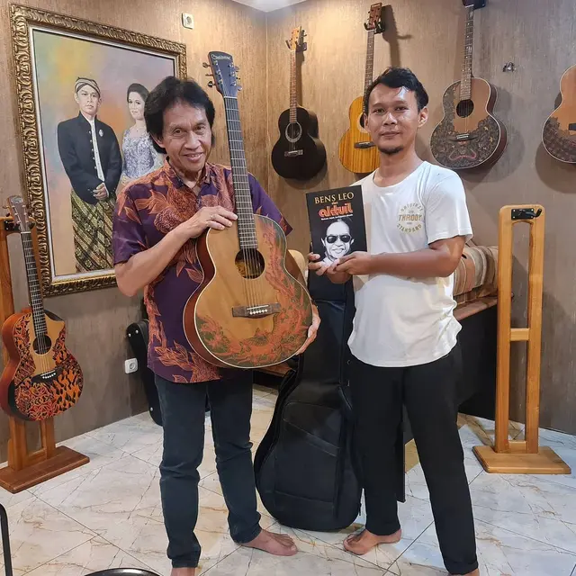 7 Potret Kenangan Bens Leo Sebelum Meninggal, Pengamat Musik yang Murah Senyum