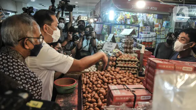 FOTO: Menteri Perdagangan Sidak Minyak Goreng dan Sembako di Pasar Senen