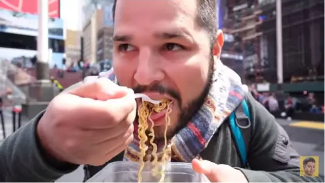 Masak Indomie di Times Square New York, Vlogger AS Banjir Pujian