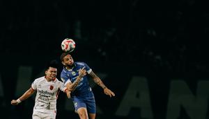 Momen Bali United kalah melawan Persib Bandung pada lanjutan BRI Super League 2025/2026 hari Minggu (12/04/2026). (Alit Binawan/Bola.com)