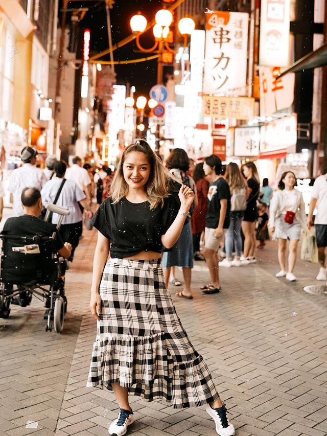 6 Potret Seru Siti Badriah Liburan ke Jepang dengan Suami