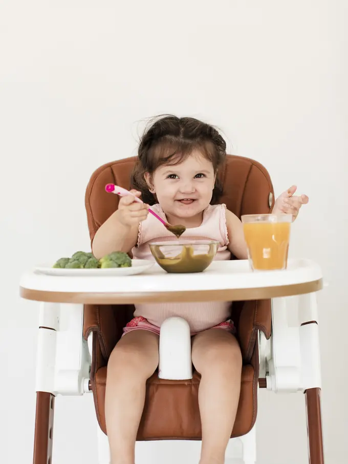 Belajar Mandiri Sejak Dini, Ini 5 Manfaat Self-Feeding pada Anak (photo by freepik.com)