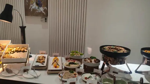 Mencoba Menu Buka Puasa yang Bikin Nagih dan Berkesan di Hotel Grand Sahid Jaya. (Liputan6.com/Henry)