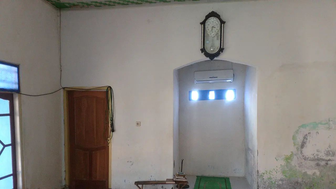 Pria dibakar