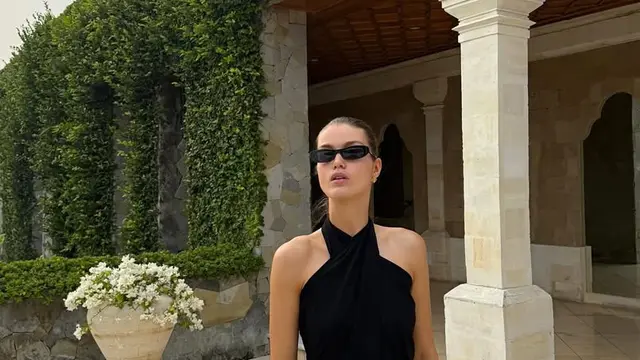 Luna Bijl Kekasih Marteen Paes saat Liburan di Bali. [@lunabijl]