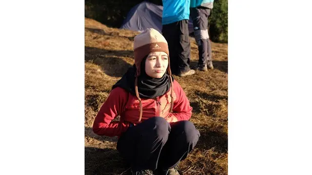 6 Potret Arafah Rianti Saat Naik Gunung, Seru Bersama Sahabat