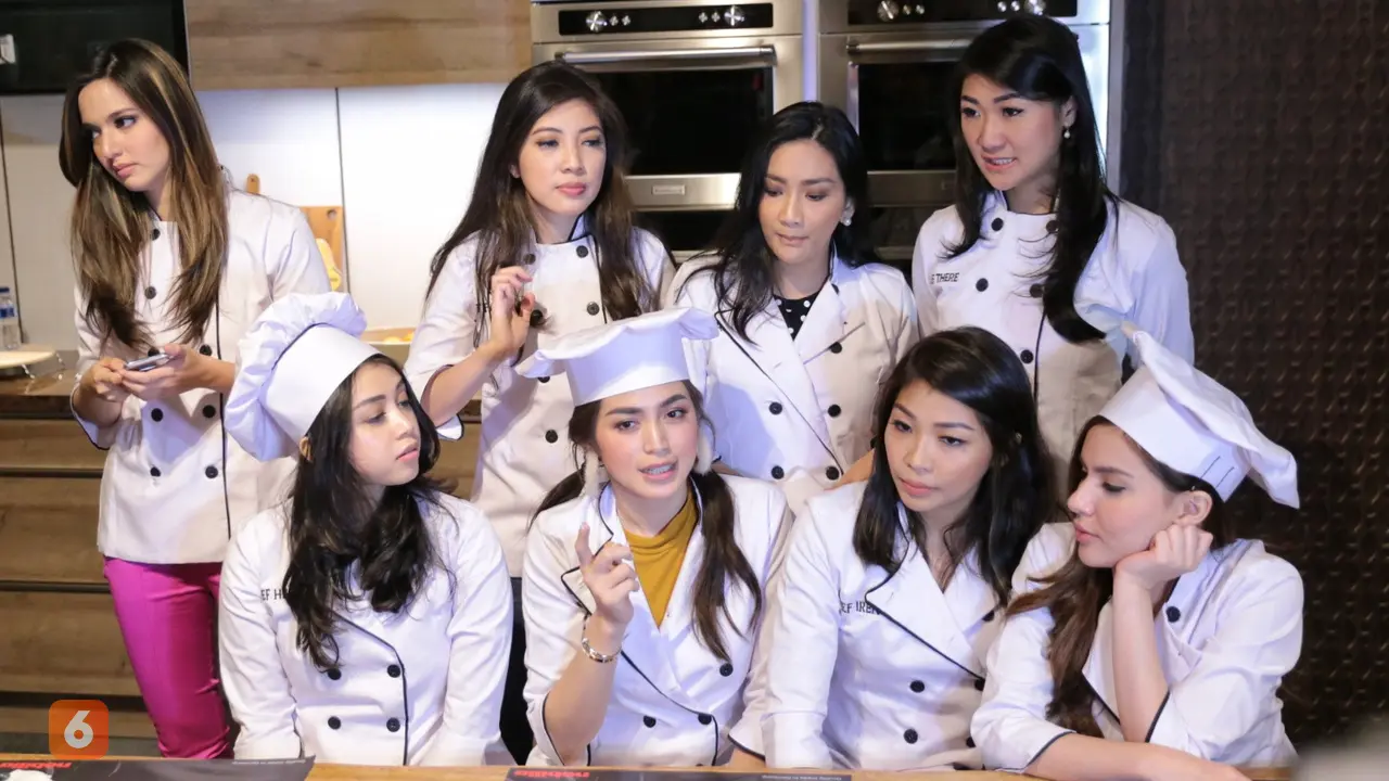 [Bintang] Nia Ramadhani dan Girls Squad