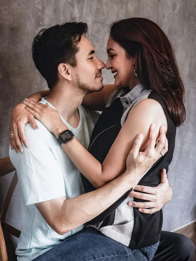 Darius Sinathrya dan Donna Agnesia. (Foto: Instagram @darius_sinathrya)