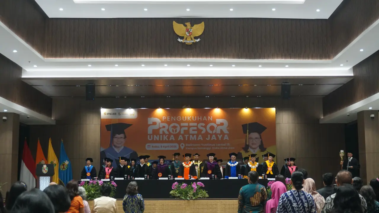 Prosesi pengukuhan dua guru besar di Universitas Katolik Indonesia Atma Jaya. (Istimewa)