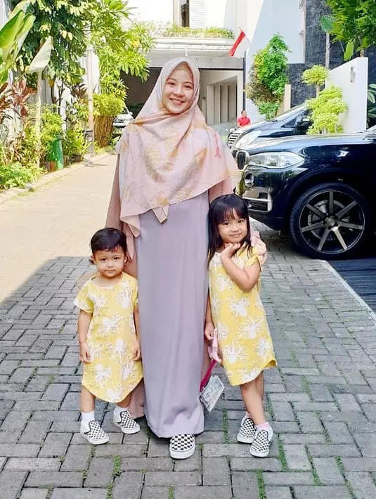 (Instagram/desta80s)