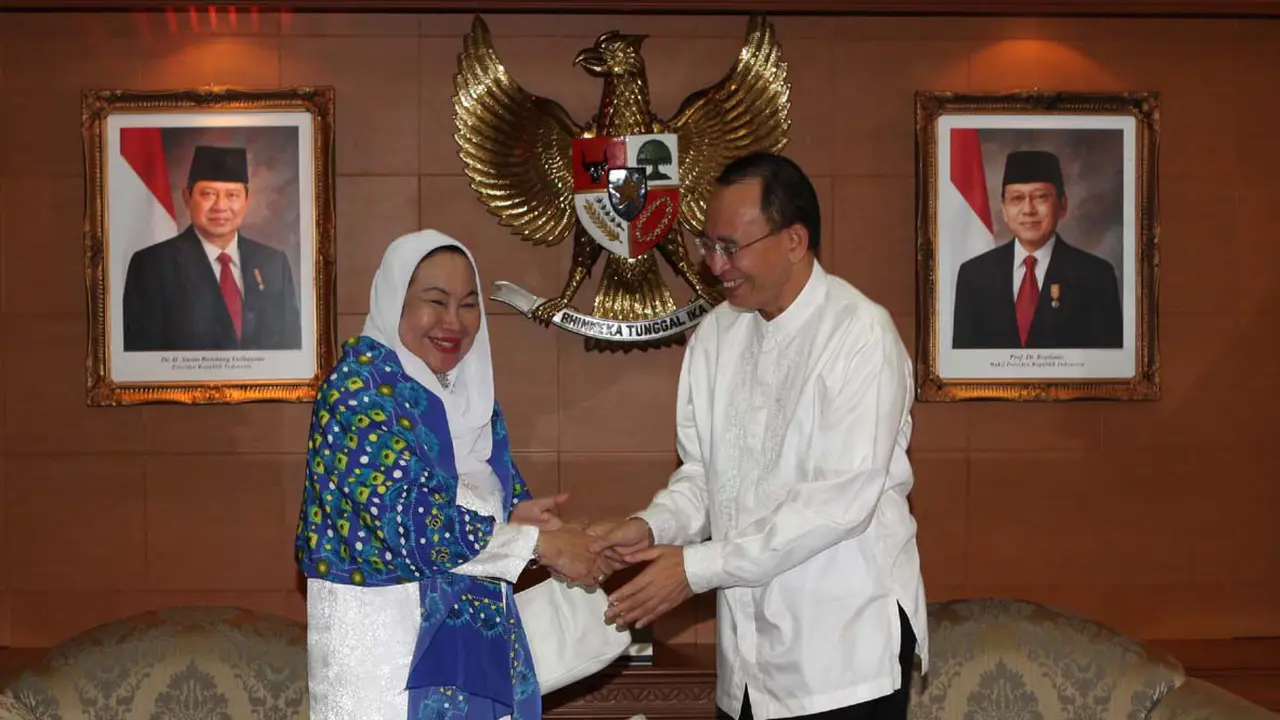 [Bintang] Tutty Alawiyah, Mantan Menteri Pemberdayaan Perempuan Tutup Usia