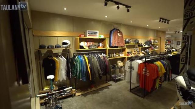 Menengok Distro Ananda Omesh, Banyak Barang Lokal dan Antik