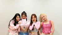 Kesuksesan grup dengan anggota Saena, Aran, Keena, dan Sio ini pun mendapatkan berbagai pujian dari netizen. Terlebih, kualitas vokal yang dimiliki juga tak lepas dari sorotan. (Liputan6.com/IG/@we_fiftyfifty)