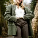 Trik Layering Outfit untuk Upgrade Gaya, Penampilan Simpel Jadi Lebih Stylish
