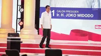 Capres nomor urut 01 Joko Widodo atau Jokowi hadir dalam debat kedua Pilpres 2019 di Hotel Sultan, Jakarta, Minggu (17/2). Dalam debat kedua ini tidak ada kisi-kisi. (Liputan6.com/Faizal Fanani)