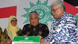 Sumbangan tersebut berhasil terkumpul sebesar Rp 2,5 milyar dan diberikan Din secara simbolis kepada Kedubes Palestina untuk Indonesia Fariz N. Mehdawi, Jakarta, Selasa (9/9/2014) (Liputan6.com/Miftahul Hayat)