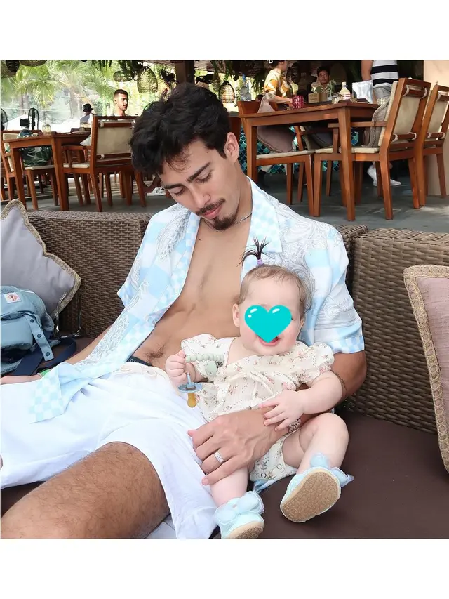 6 Potret Kenangan Dali Wassink dan Kamari Sang Buah Hati, Sosok Ayah Terbaik