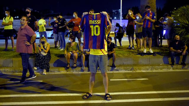Fans Barcelona Berkumpul di Camp Nou