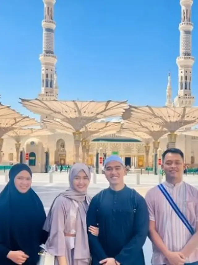 Erina Gudono dalam busana religius (Instagram/erinagudono)